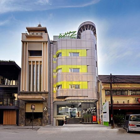 Whiz Hotel Falatehan Jakarta Exterior foto