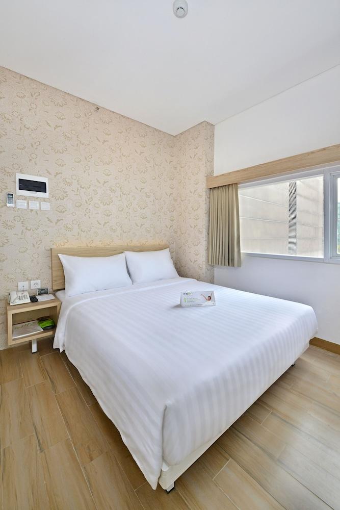 Whiz Hotel Falatehan Jakarta Exterior foto