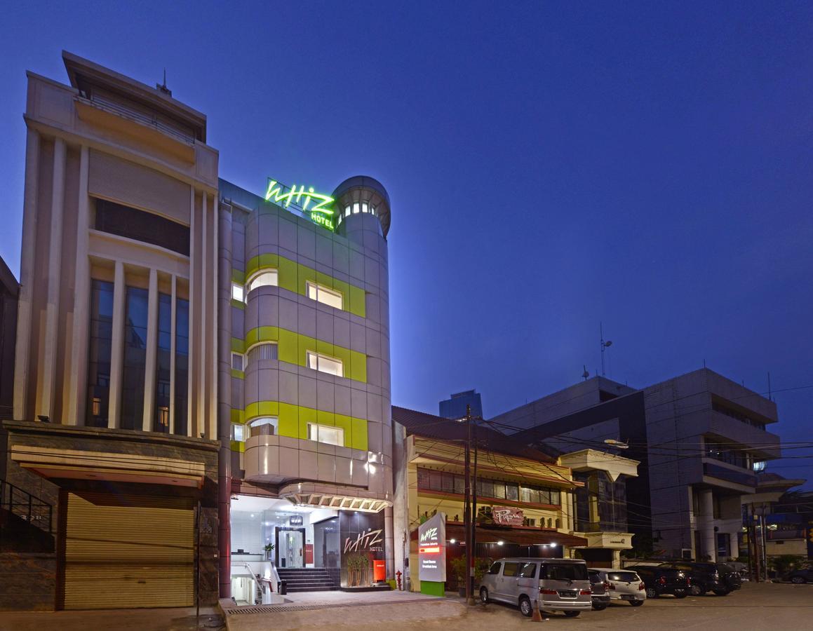 Whiz Hotel Falatehan Jakarta Exterior foto